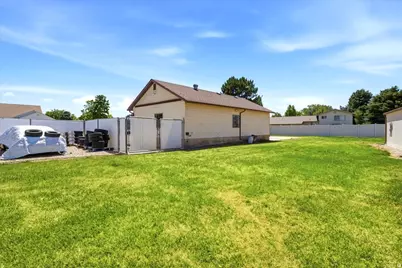 2626 W 1700 N, Clinton, UT 84015 - Photo 15