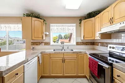 2626 W 1700 N, Clinton, UT 84015 - Photo 5