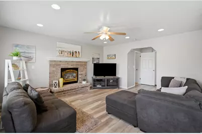943 E 2330 N, Lehi, UT 84043 - Photo 15