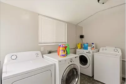 803 Bel Mar Dr, Ogden, UT 84403 - Photo 17