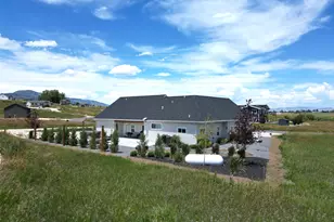 2962 S Sand Trap Cir, Garden City, UT 84028 - Photo 3