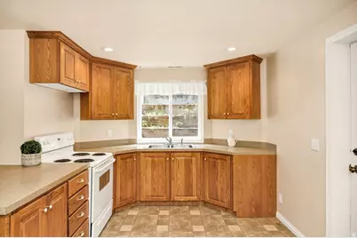 468 S 100 E, Hyrum, UT 84319 - Photo 35