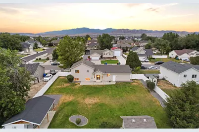 544 N Woods Dr W, Lehi, UT 84043 - Photo 3