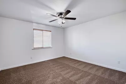 989 S 1010 W, Tooele, UT 84074 - Photo 11