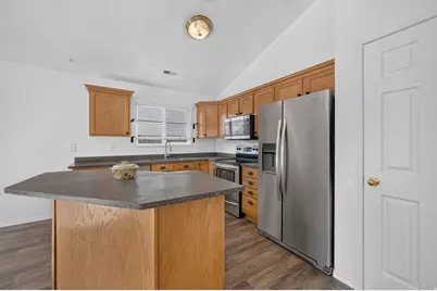 1971 W Floisand Cir, Salt Lake City, UT 84116 - Photo 7