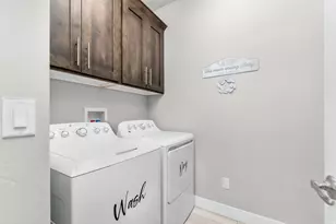 10025 S Snead Ln, South Jordan, UT 84009 - Photo 17