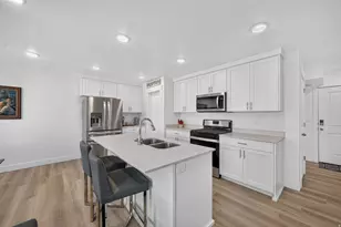1639 E Indigo Loop N, Layton, UT 84041 - Photo 7