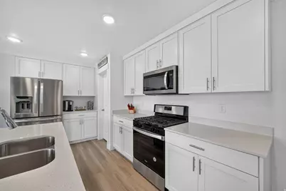 1639 E Indigo Loop N, Layton, UT 84041 - Photo 9