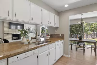 1093 Cambridge Rd, Kaysville, UT 84037 - Photo 9