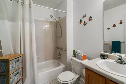 4732 W Villa View Dr S #UNIT D, West Valley, UT 84120 - Photo 13
