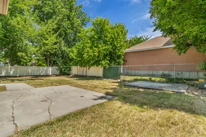 759 S Pitford Dr W, Centerville, UT 84014 - Photo 31