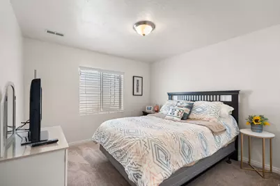 8633 N Peppergrass Dr E, Eagle Mountain, UT 84005 - Photo 31