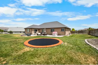 8633 N Peppergrass Dr E, Eagle Mountain, UT 84005 - Photo 3