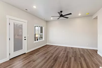 3098 N 1625 E #109, Layton, UT 84040 - Photo 9