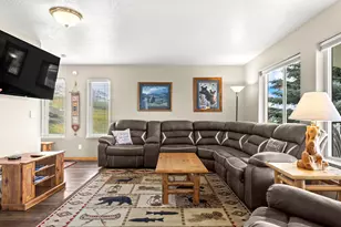 532 W Raspberry Patch Rd, Garden City, UT 84028 - Photo 9
