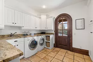 18 Snow Forest Ln, Sandy, UT 84092 - Photo 29
