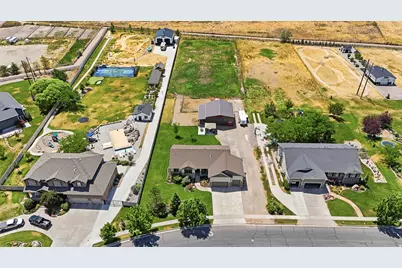 1672 Equestrian Park Way, Kaysville, UT 84037 - Photo 39