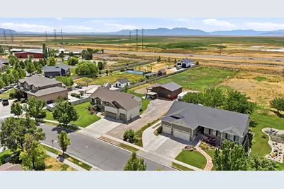 1672 Equestrian Park Way, Kaysville, UT 84037 - Photo 41