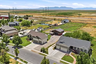 1672 Equestrian Park Way, Kaysville, UT 84037 - Photo 41