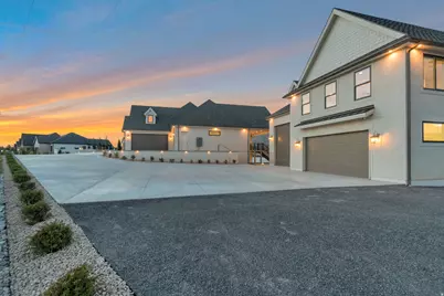659 S 1475 W #411, Farmington, UT 84025 - Photo 7