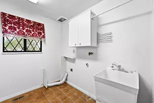 1501 E Maple Hills Dr S, Bountiful, UT 84010 - Photo 43