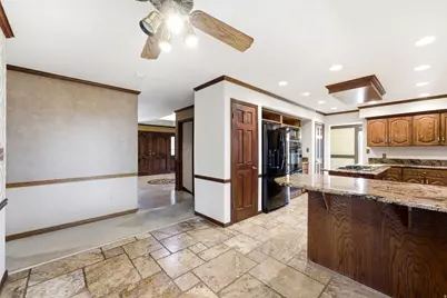 1501 E Maple Hills Dr S, Bountiful, UT 84010 - Photo 29