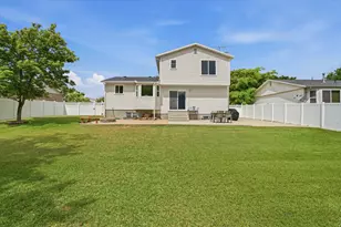 13167 S 2420 W, Riverton, UT 84065 - Photo 33