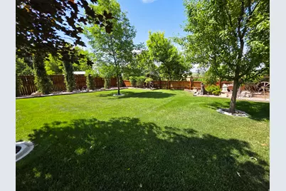 335 E 100 N, Hyrum, UT 84319 - Photo 37