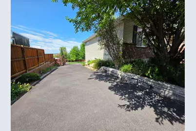 335 E 100 N, Hyrum, UT 84319 - Photo 31