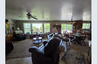 335 E 100 N, Hyrum, UT 84319 - Photo 23