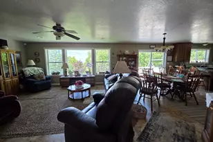 335 E 100 N, Hyrum, UT 84319 - Photo 23