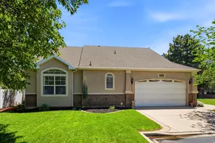 11301 S Blue Roan Ln E, Sandy, UT 84092 - Photo 3