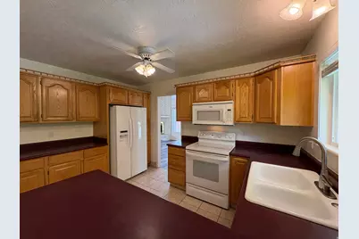 595 E Meadowlark Rd, Orem, UT 84097 - Photo 17