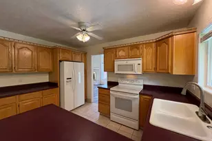 595 E Meadowlark Rd, Orem, UT 84097 - Photo 17