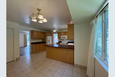 595 E Meadowlark Rd, Orem, UT 84097 - Photo 17