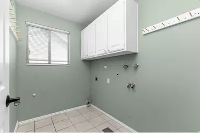 1084 E 1525 N, Layton, UT 84040 - Photo 9