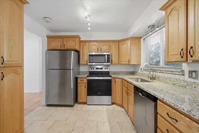392 E Perrine Dr, Midvale, UT 84047 - Photo 9