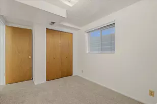 392 E Perrine Dr, Midvale, UT 84047 - Photo 39