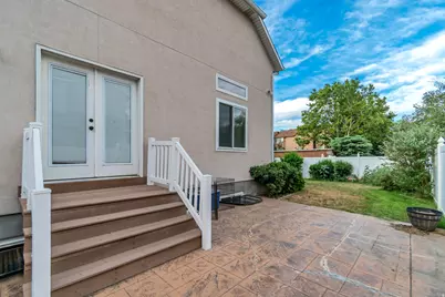 7759 S Sandy Heights Dr, Sandy, UT 84047 - Photo 19