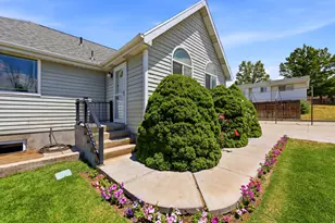 1090 W 285 S, Orem, UT 84058 - Photo 3