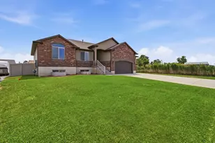5920 S 4150 W, Roy, UT 84067 - Photo 3