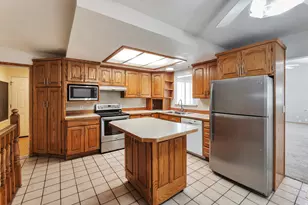 2152 Carriage Ave, Riverton, UT 84065 - Photo 5