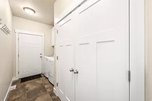 7877 S Farm Wood Ln, Midvale, UT 84047 - Photo 17