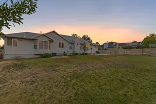2602 W Singletree Ln S, South Jordan, UT 84095 - Photo 45