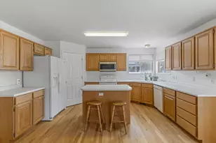 2602 W Singletree Ln S, South Jordan, UT 84095 - Photo 9