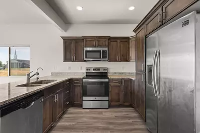 8044 N Clydesdale Dr, Eagle Mountain, UT 84005 - Photo 5
