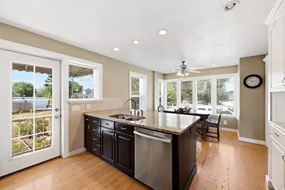 310 E 600 S, Centerville, UT 84014 - Photo 9