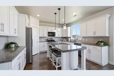 111 E Silver Oak Rd, Vineyard, UT 84059 - Photo 11