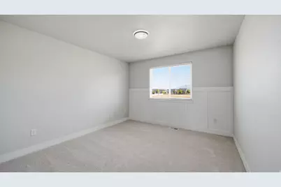 111 E Silver Oak Rd, Vineyard, UT 84059 - Photo 33