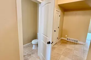 302 E Seagull Ln, Saratoga Springs, UT 84045 - Photo 5